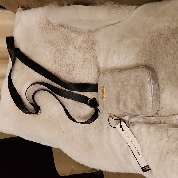 Aimee Kestenberg Handbags - NWT Aimee Kestenberg Gold Metallic Leather Small Crossbody Purse​​​​​​​
